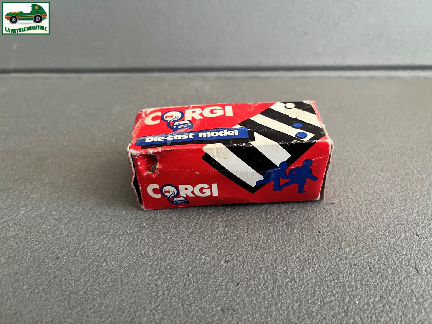 Ancienne Voiture Miniature Corgi Ford Transit Made GT Britain Echelle Majorette