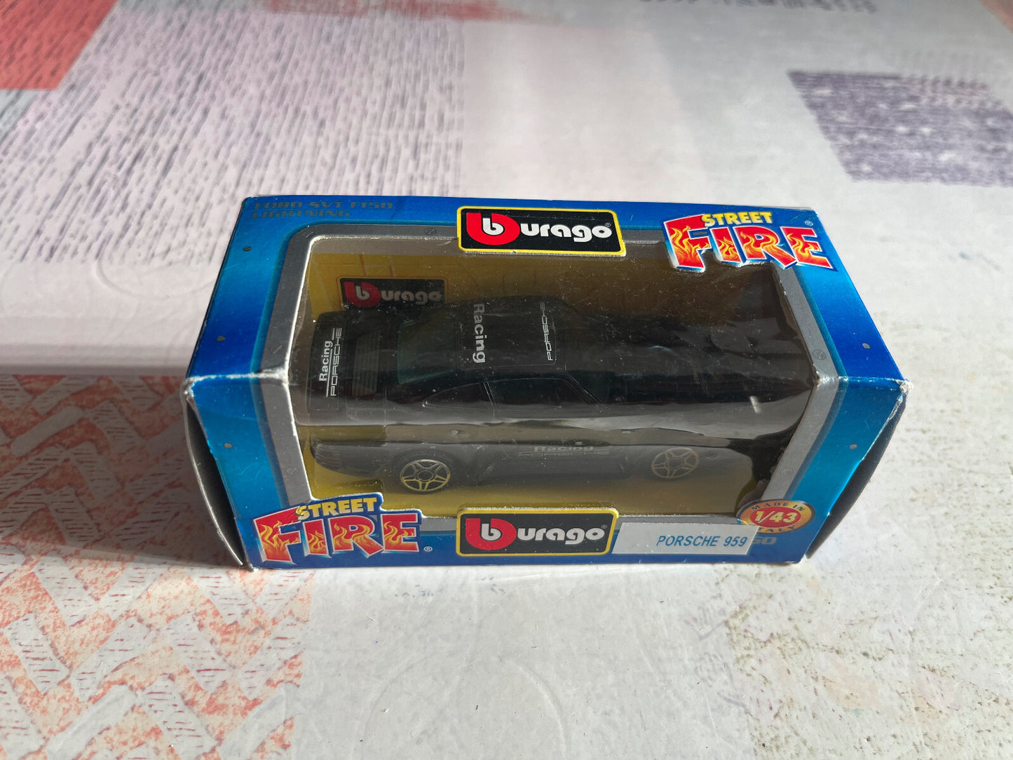 Voiture miniature Burago Street Fire Porsche 959 au 1/43