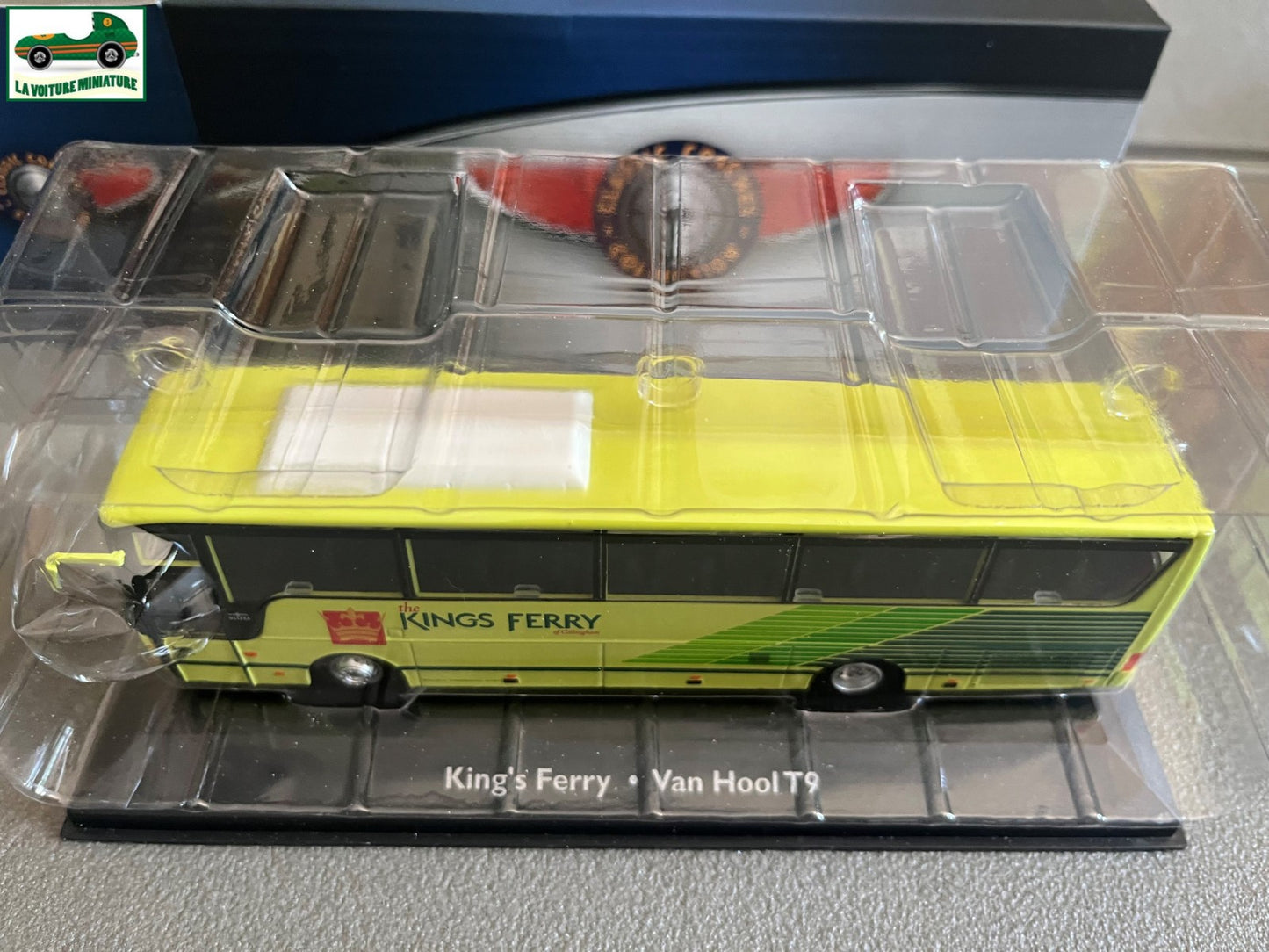 Voiture miniature King's Ferry Van Hool T9 Autobus Autocar Bus Atlas 1/72