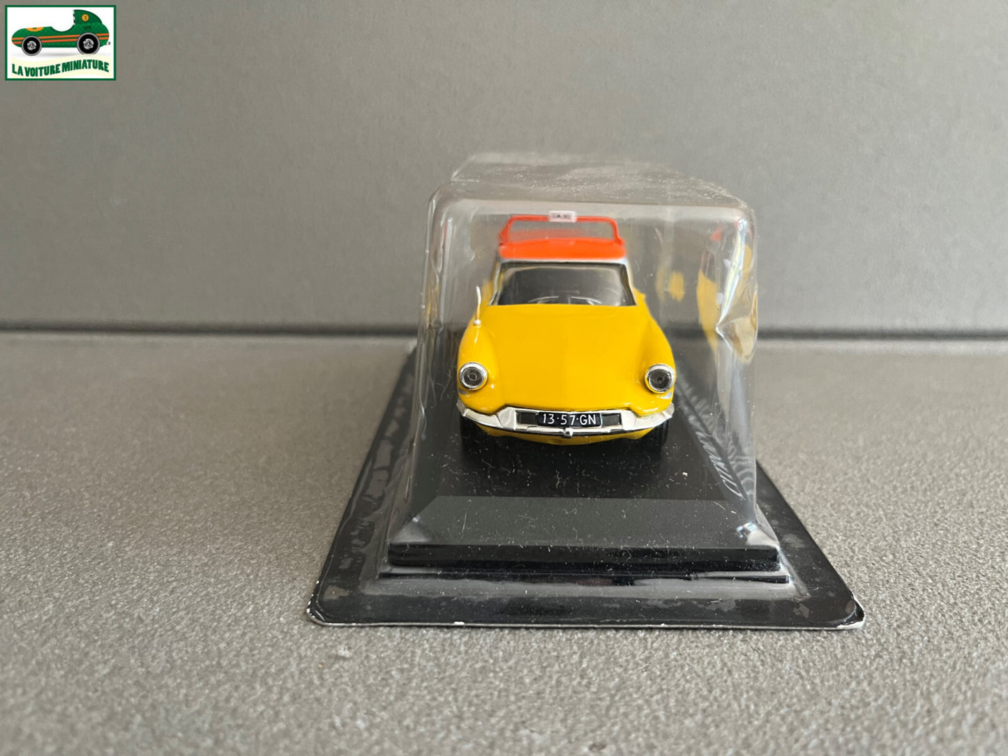 Voiture Miniature Citroen DS 19 Amsterdam 1958 Taxi Du Monde au 1/43 Altaya