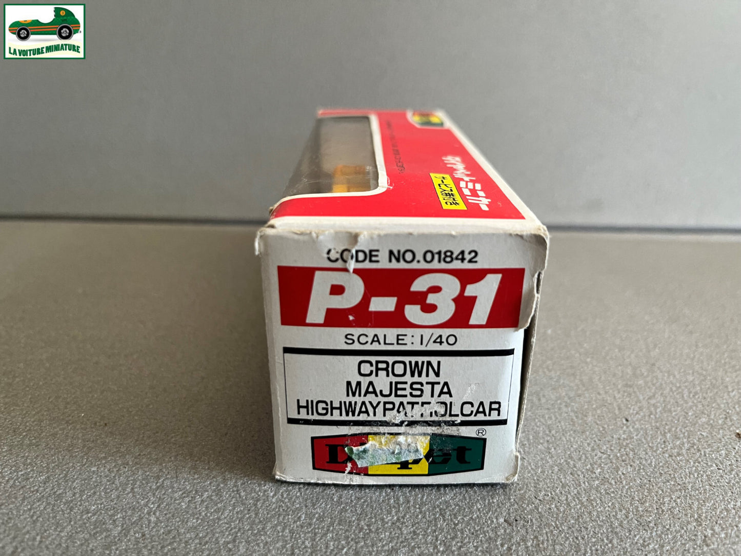 Ancienne Voiture Miniature Toyota Crown Majesta Diapet P-31 Japan au 1/40