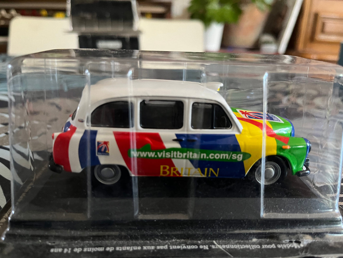 Voiture Miniature Austin LTI FX4 Singapore 2000 Taxi Du Monde au 1/43 Altaya