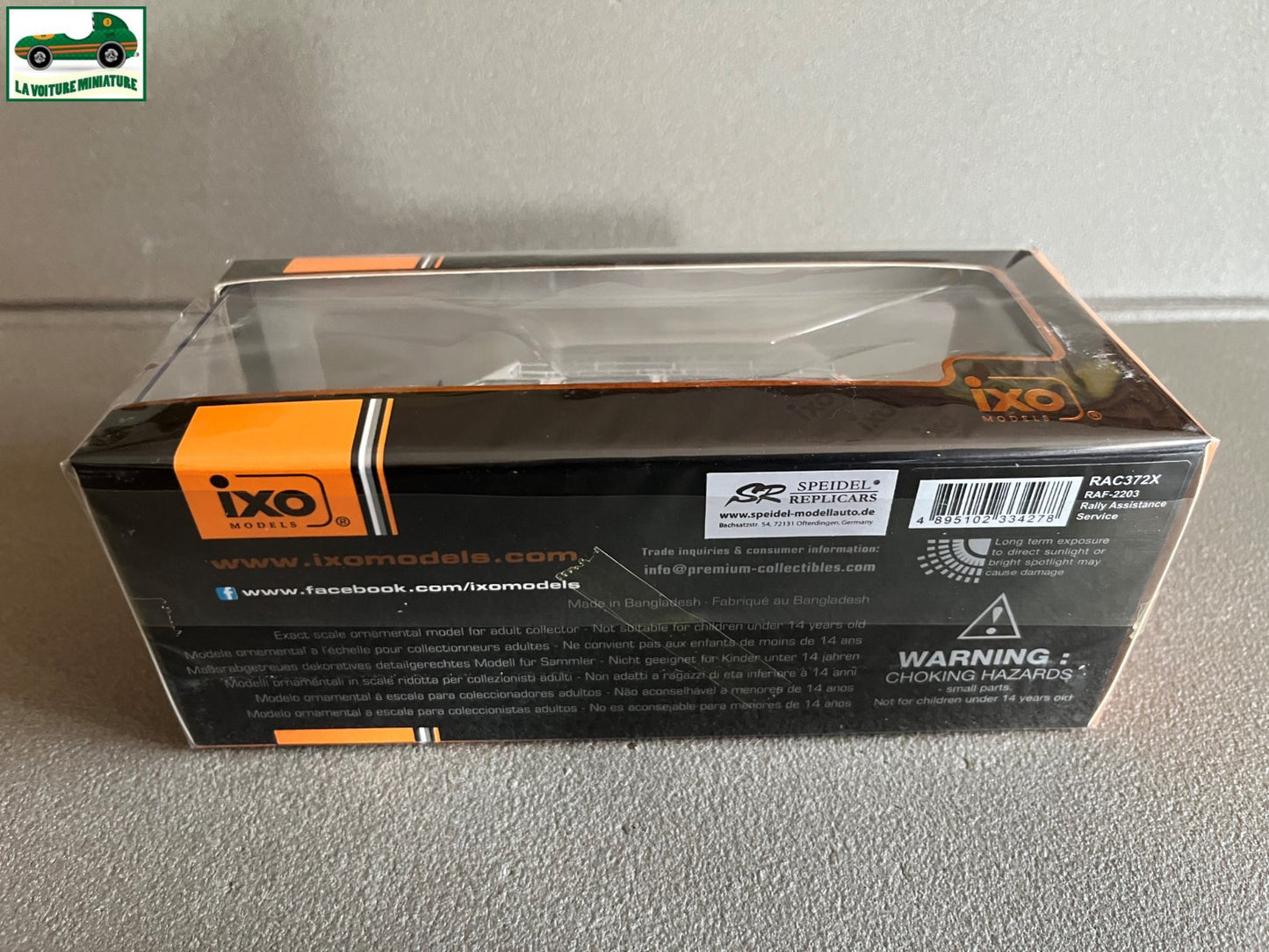 Voiture Miniature Camion Assistance Rallye RAF 2203 LADA Service Ixo au 1/43