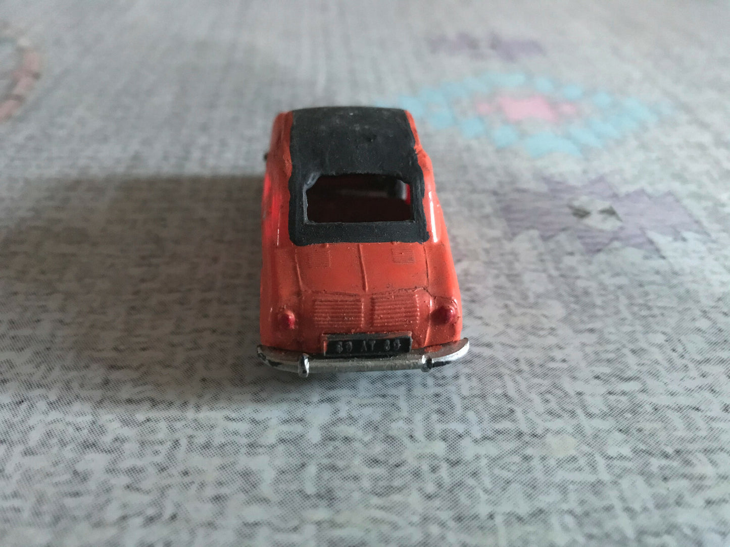 Ancienne Voiture Miniature Vespa 400 Norev Plastique France 1/43 Repeinte Epave