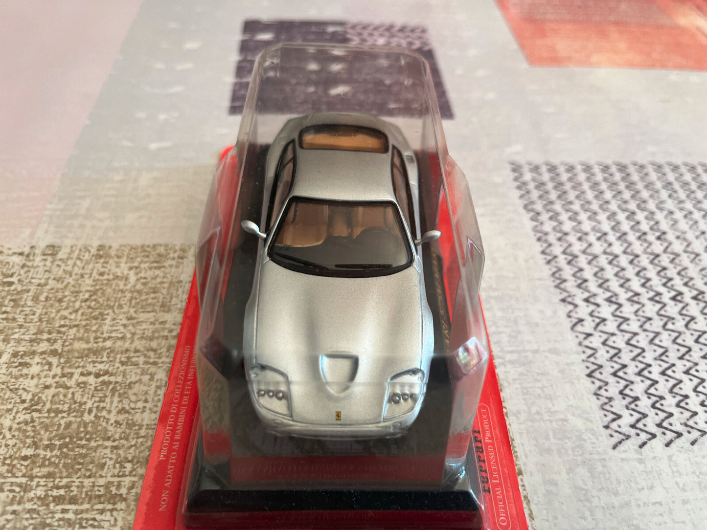 Voiture miniature Collection Ferrari 575M Maranello Ixo Fabbri au 1/43