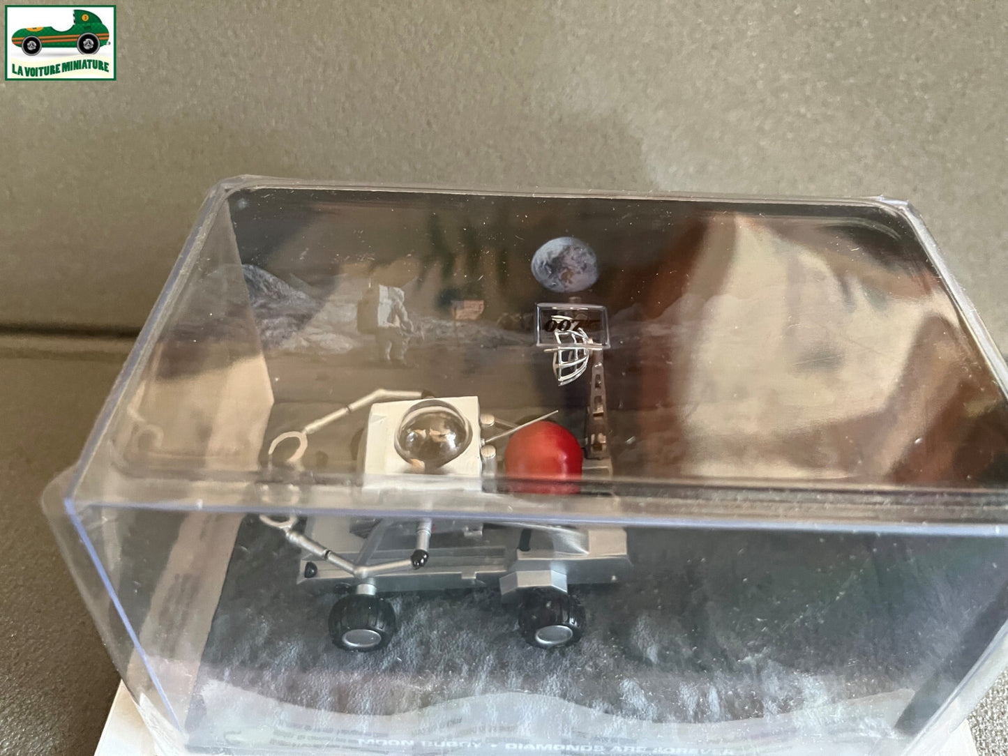Voiture miniature Moon buggy Diamonds forever James Bond 007 1/43