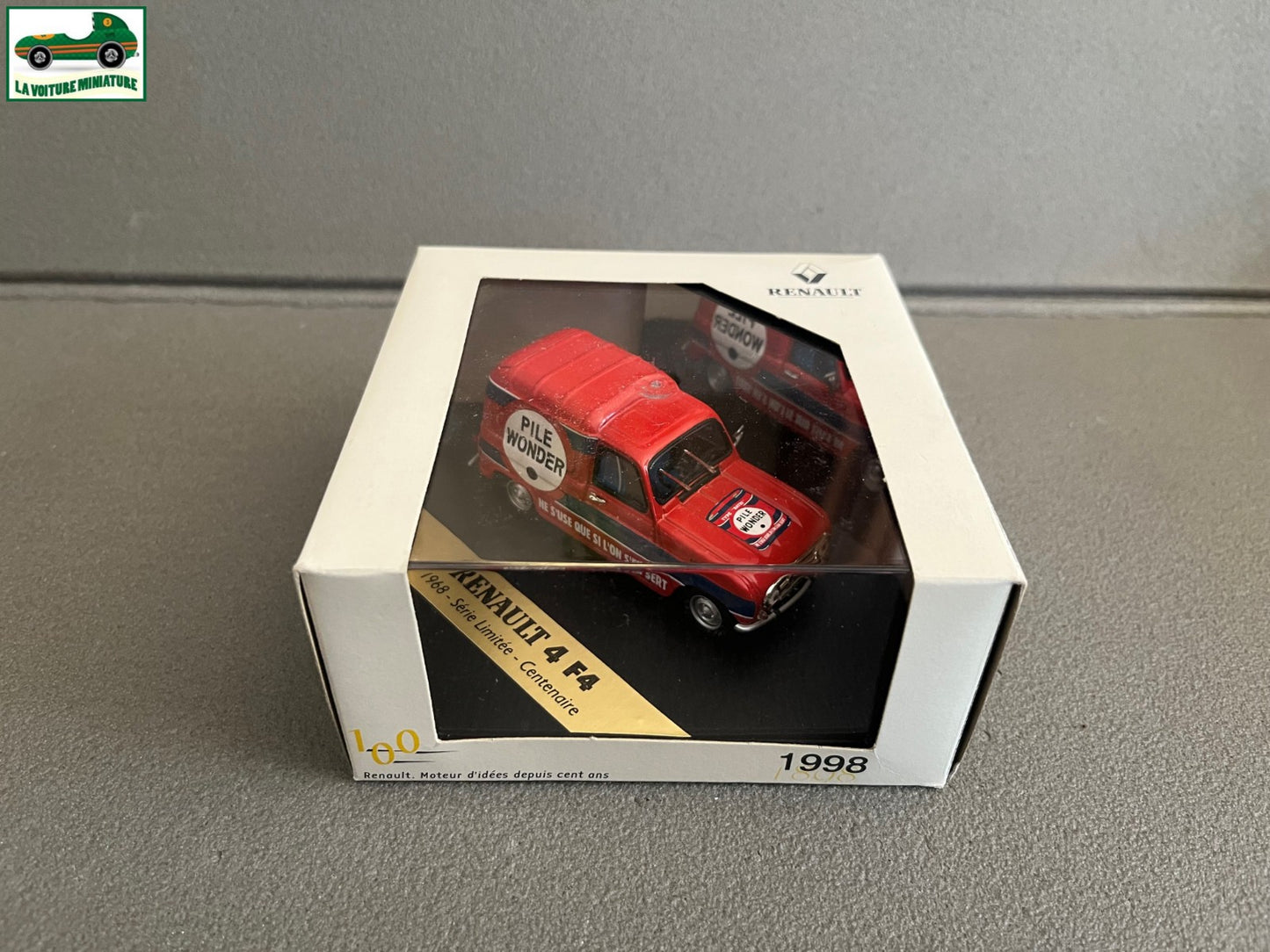 Voiture Miniature Renault 4 F4 Pile Wonder Centenaire Vitesse au 1/43