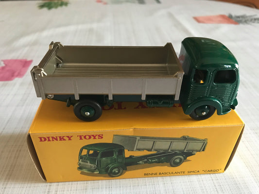 Voiture miniature Camion Benne Basculante Simca Cargo Dinky Toys Atlas