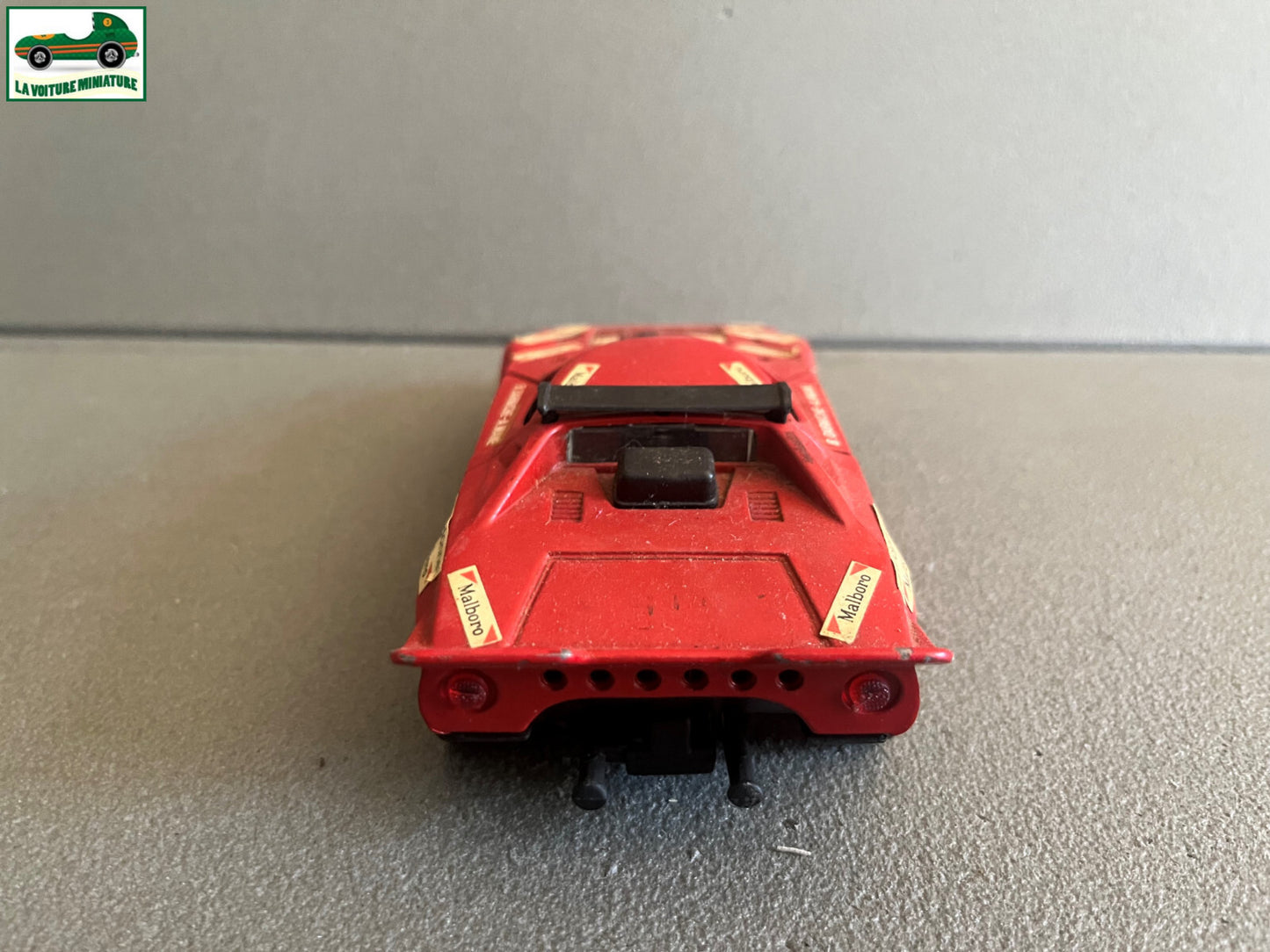 Ancienne Voiture Miniature Lancia Stratos Polistil au 1/25 Epave
