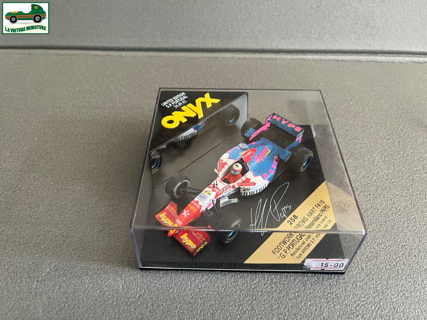 Voiture miniature F1 Onyx 258 Footwork Arrows Hart FA16 Signée Papis au 1/43