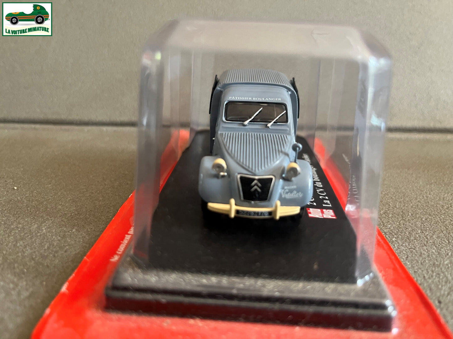 Voiture miniature Citroen 2cv 2 cv Boulanger Vatelier Auto Plus Hachette 1/43