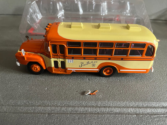 Voiture miniature Isuzu BXD 30 1/43 Autobus Autocars du Monde