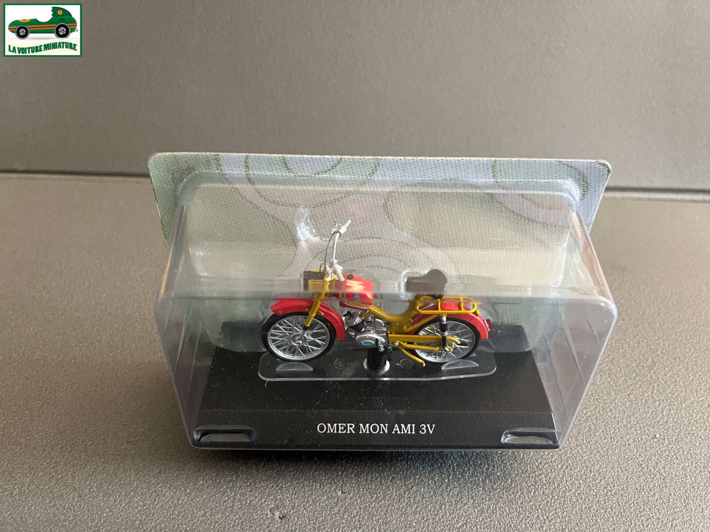 Moto Cyclomoteur miniature Omer Mon Ami 3V Leo Models 1/18