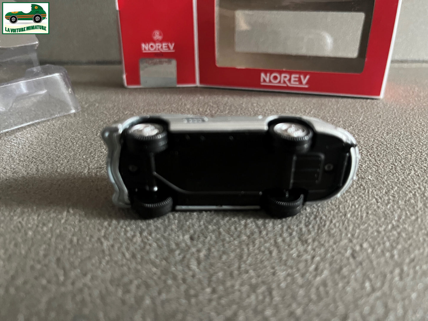 Voiture miniature Mercedes 300 SL Norev 3 inches 1/64