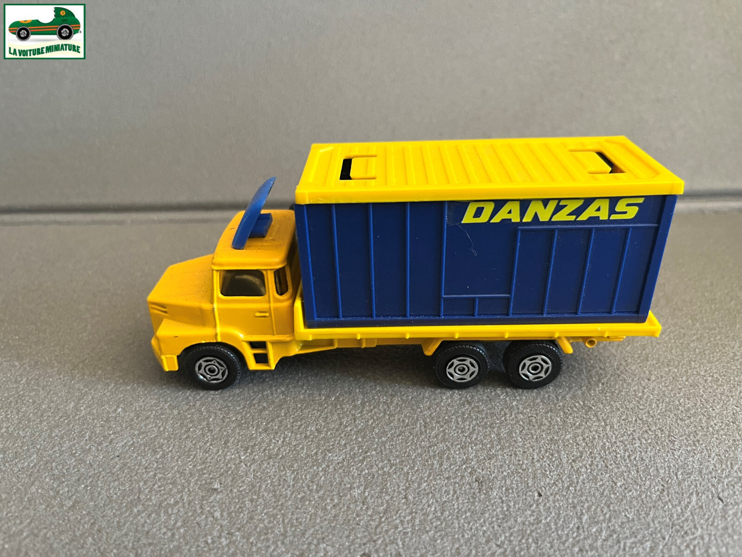 Ancienne Miniature Camion Porte Conteneur Scania Danzas Corgi Junior