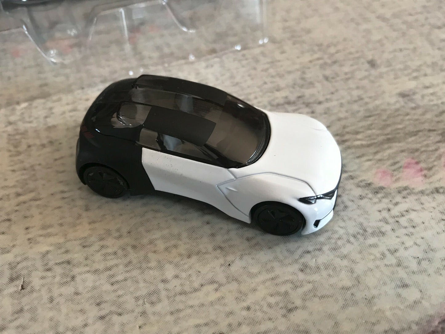 Voiture miniature Peugeot Concept Car Fractal 2015 Norev 3 inches 1/64