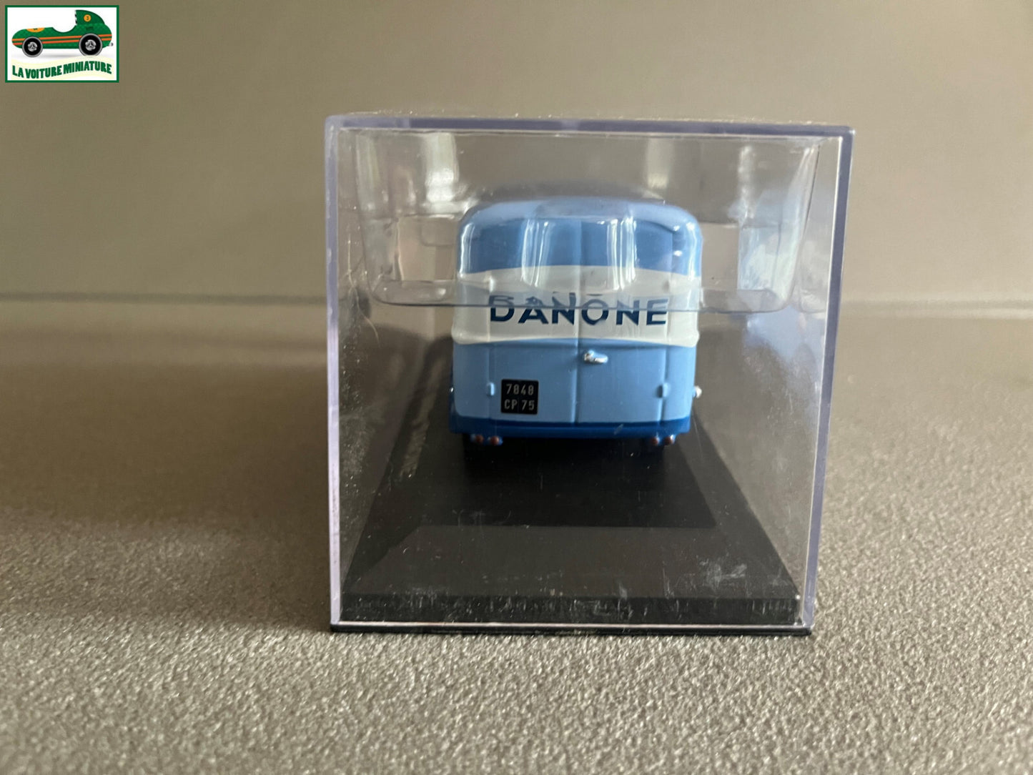Voiture Miniature Renault 1000kg Danone au 1/43