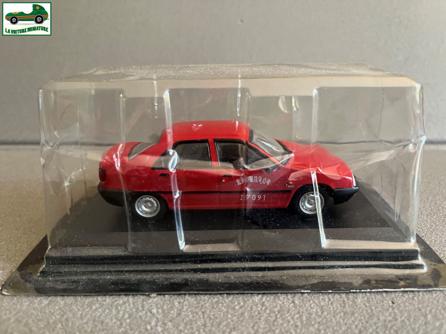 Voiture Miniature Dong Feng 988 Beijing 2000 Citroen ZX Taxi Du Monde 1/43