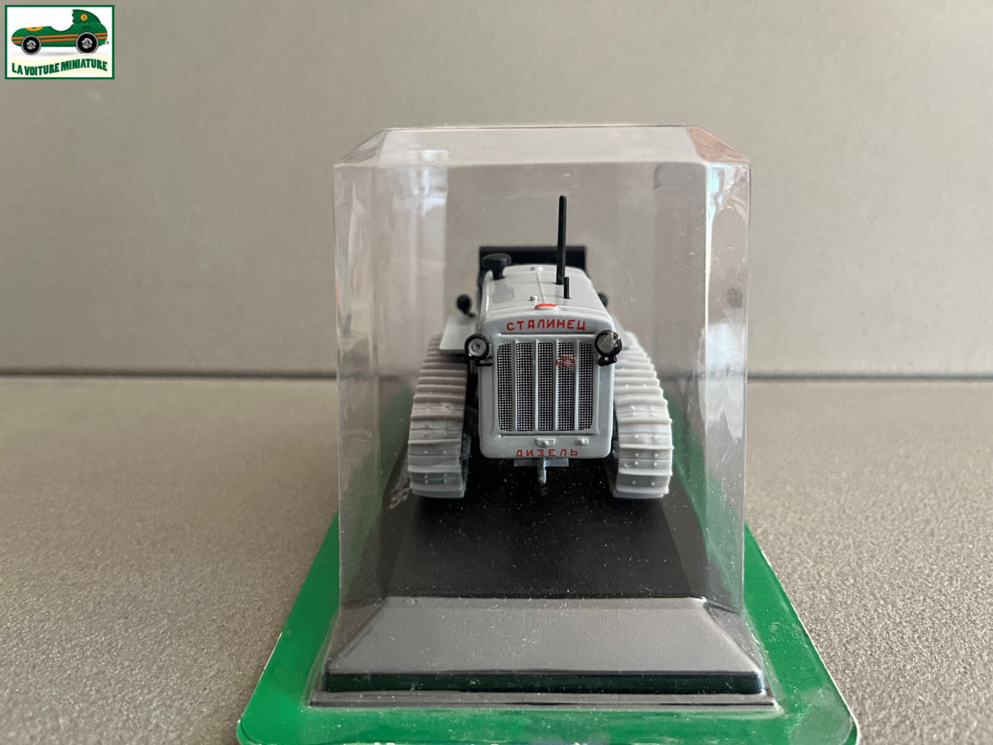 Voiture miniature Tracteur Agricole Russe URSS Stalinets-65 Hachette 1/43