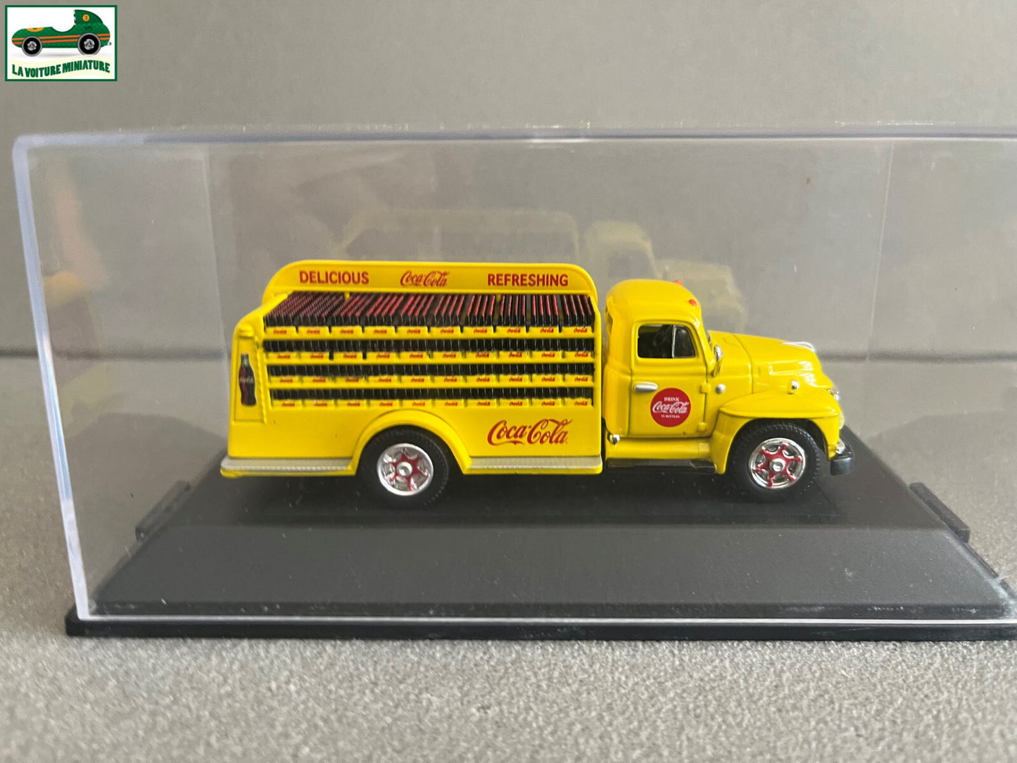 Voiture Miniature Camion Diamond T-1955 Coca Cola