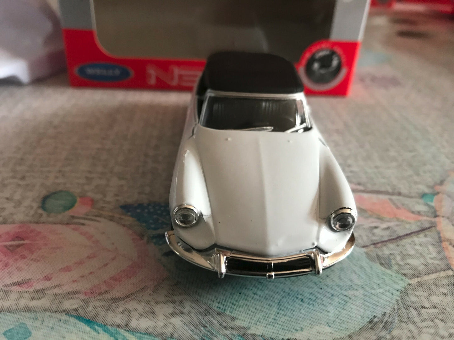 Voiture miniature Citroen DS 19 Cabriolet Welly 1/34 - 1/36 - 1/39