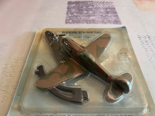 Avion miniature Militaire P-40B Tigres Volants au 1/100