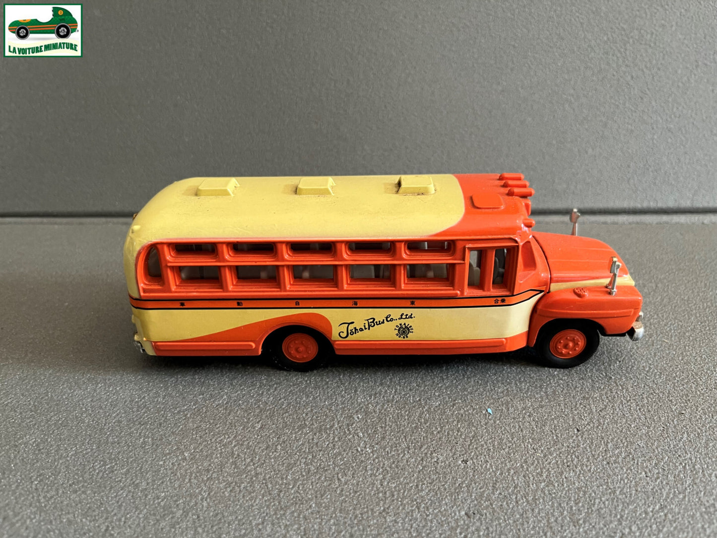 Ancienne Voiture Miniature Autobus Isuzu Bonnet Bus Tomica Dandy Japan 1/43