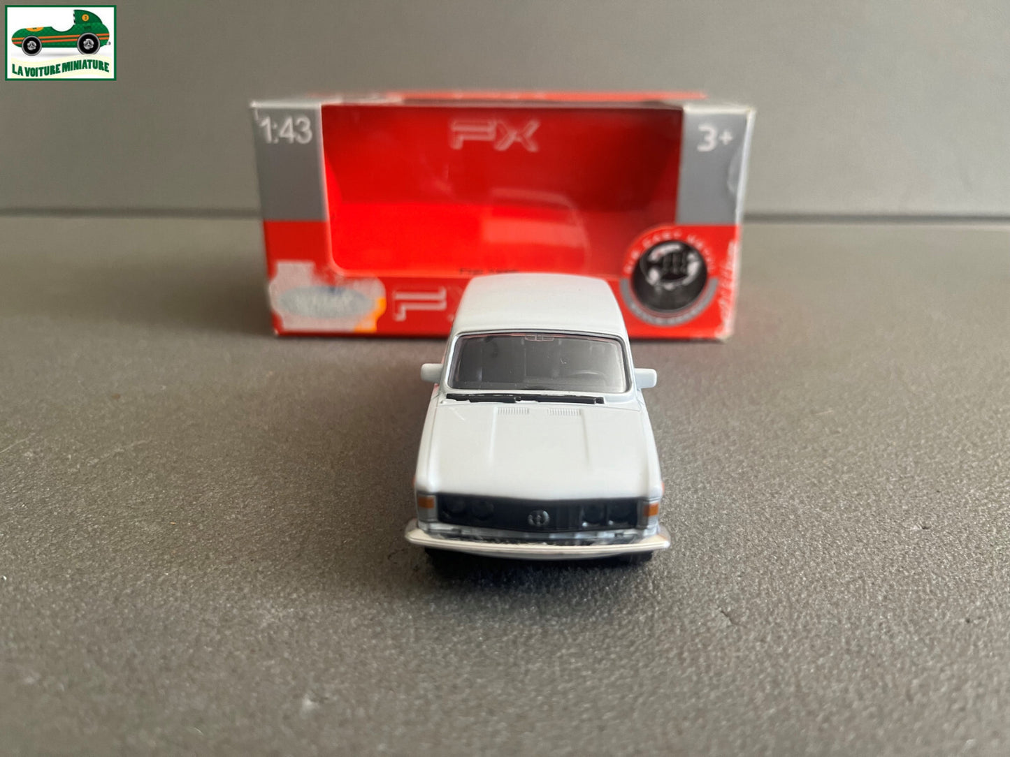 Voiture Miniature Fiat 125P Welly au 1/43