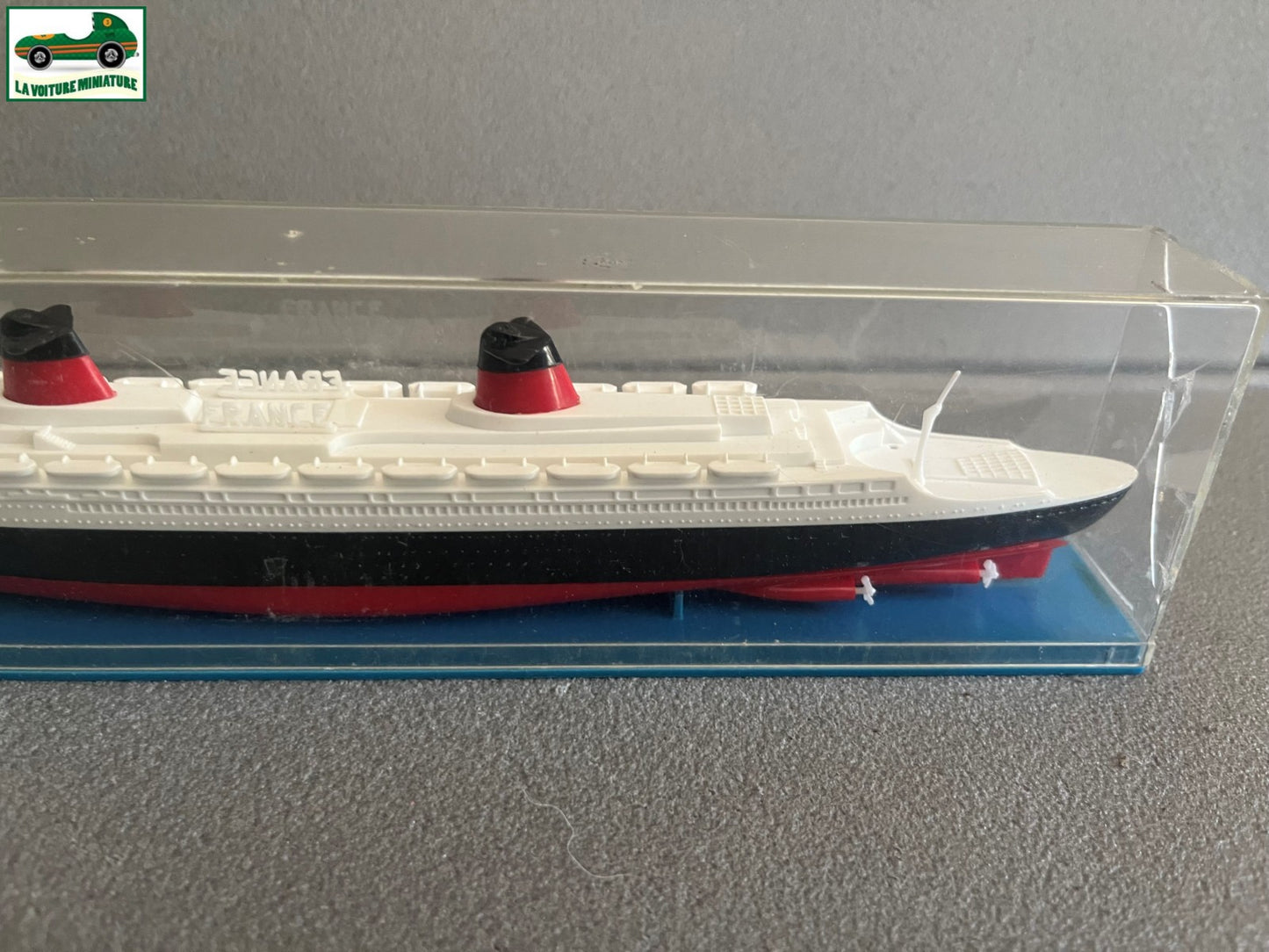 Ancien Bateau Miniature Paquebot N°870 SuperToys France Dinky Toys Meccano 1/200