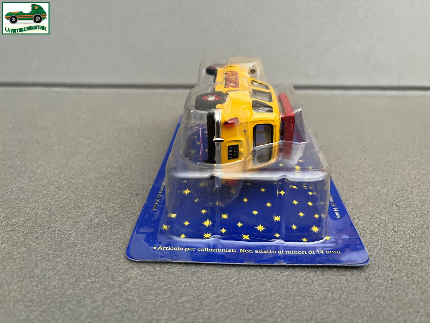 Voiture Miniature Renault 4L Cirque Pinder Altaya 1/43