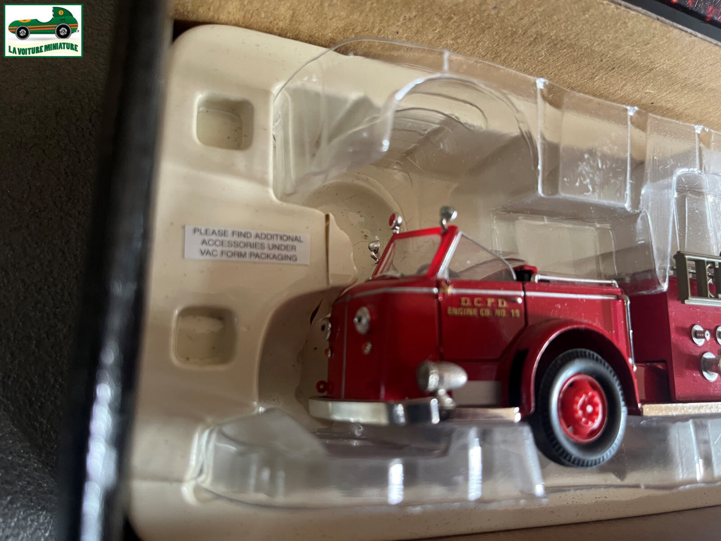 Voiture miniature Camion Pompiers American LaFrance 700 Corgi Heroes 1/50