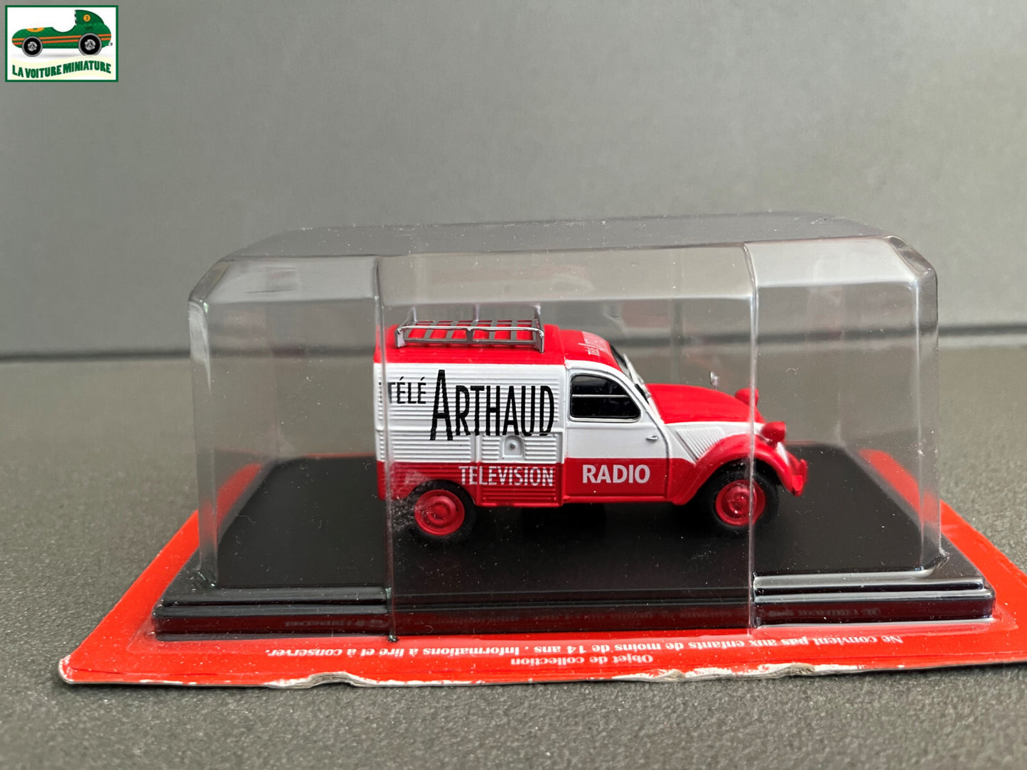 Voiture miniature Citroen 2cv 2 cv Télé Arthaud Auto Plus Hachette 1/43