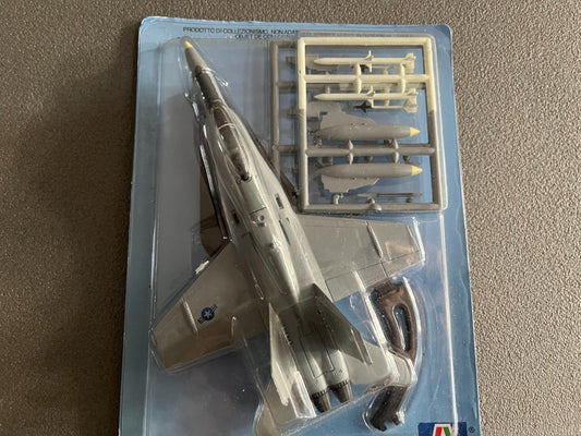Avion miniature Militaire F/A-18 Hornet Fabbri Italeri 1/100