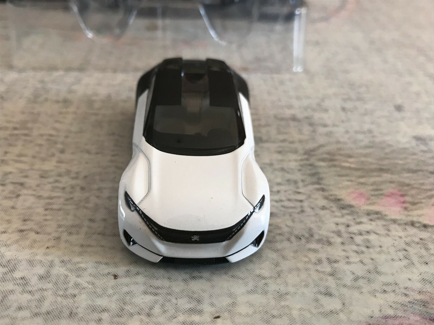 Voiture miniature Peugeot Concept Car Fractal 2015 Norev 3 inches 1/64