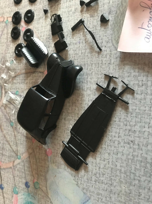 Voiture Miniature Kit Résine Plastique non monté Citroen Traction au 1/43