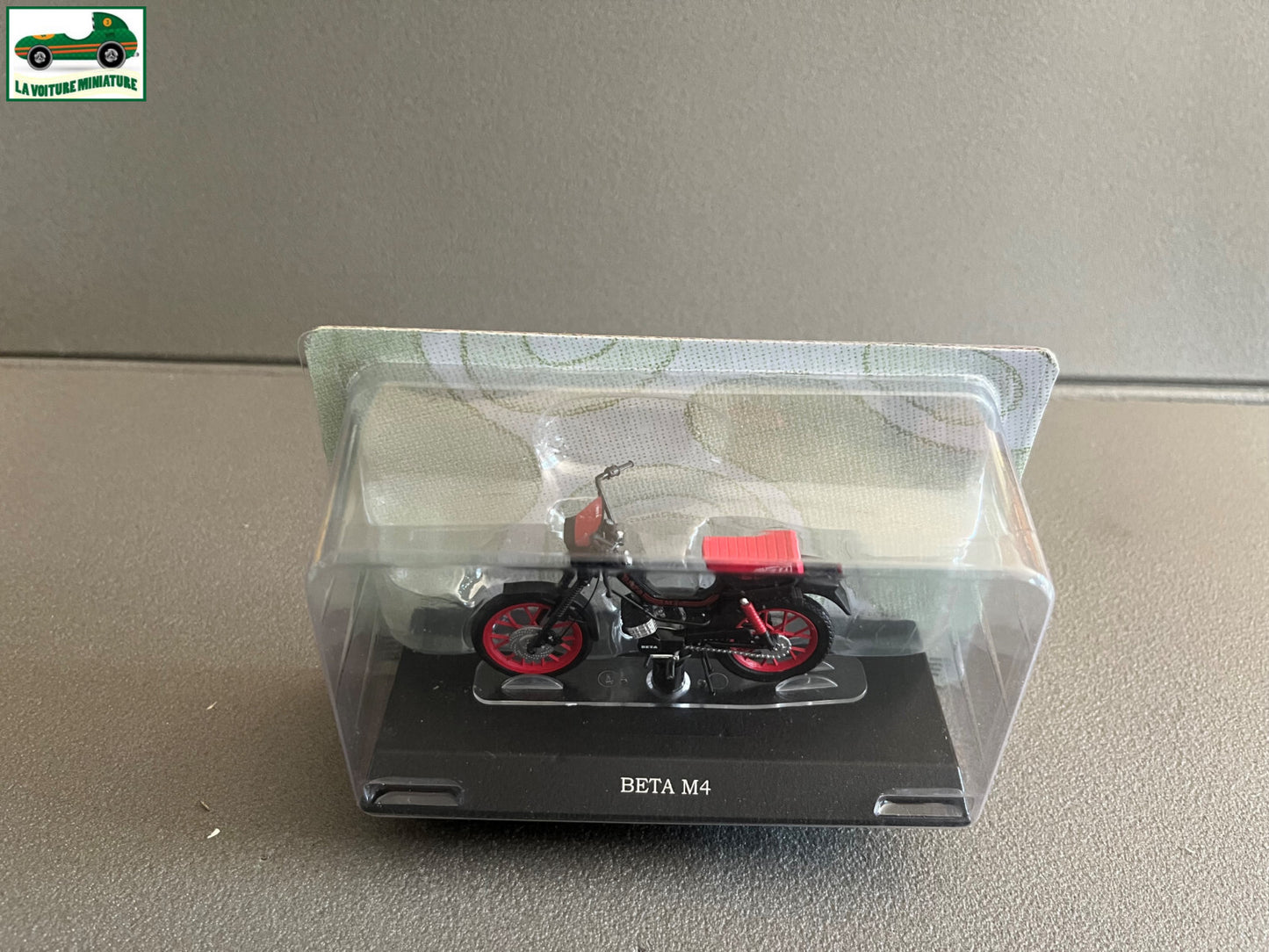 Moto Cyclomoteur miniature Beta M4 Leo Models 1/18
