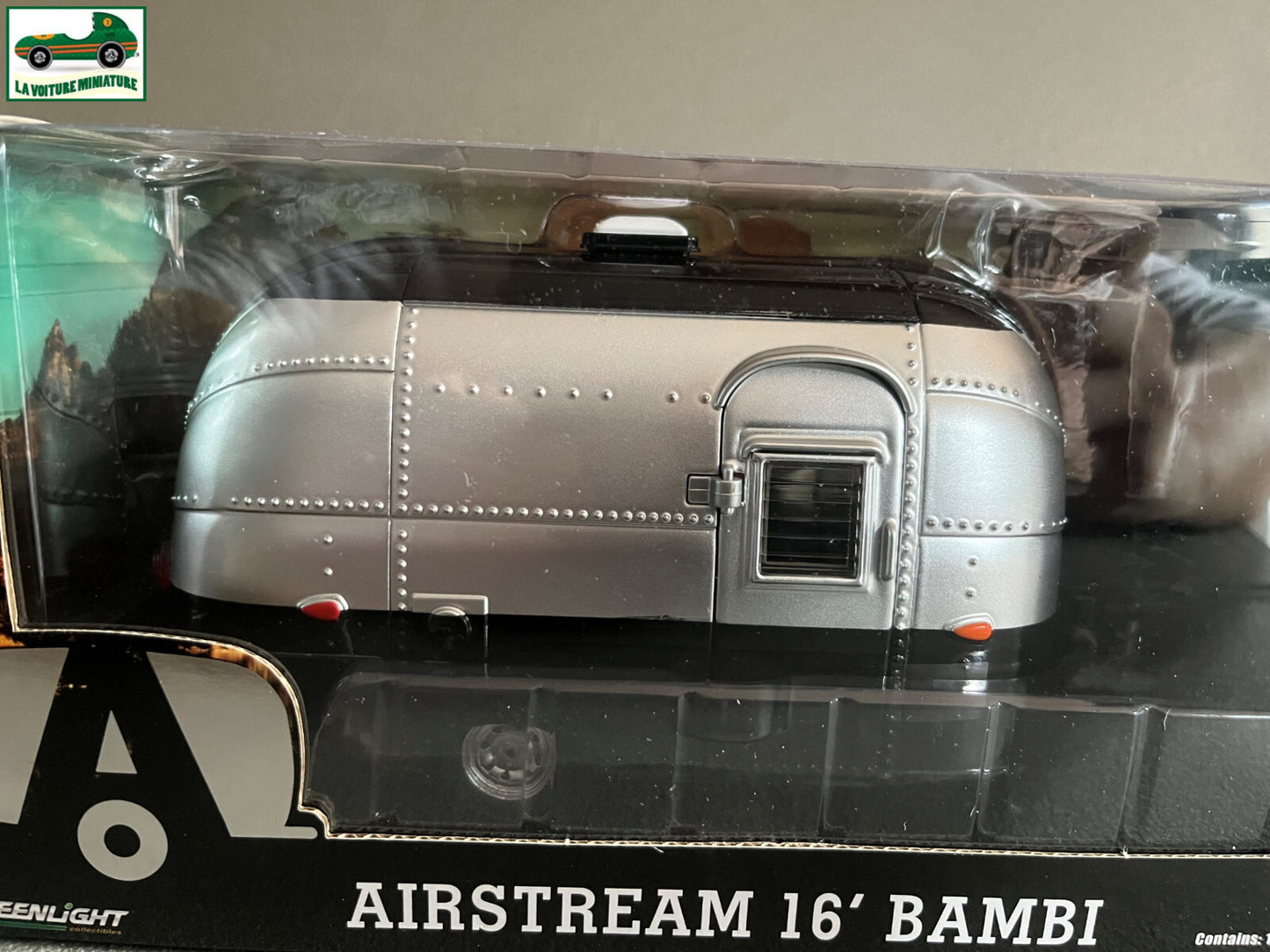 Voiture miniature Caravane AirStream 16 Bambi Greenlight 1/24