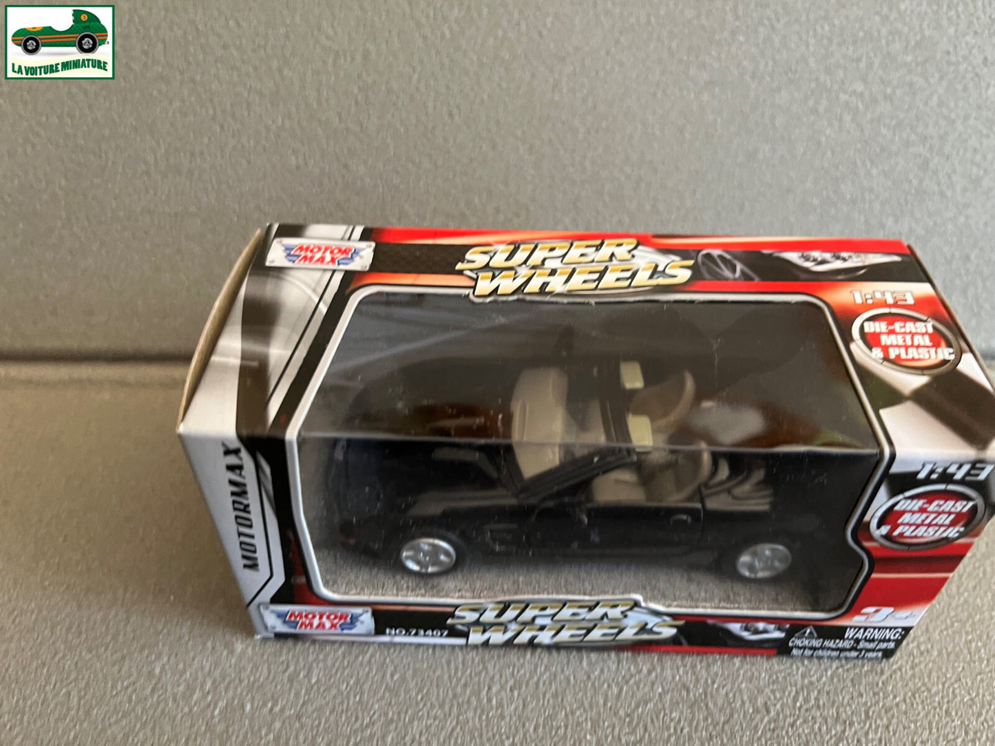 Voiture miniature 1998 Chevrolet Corvette convertible Motor Max 1/43