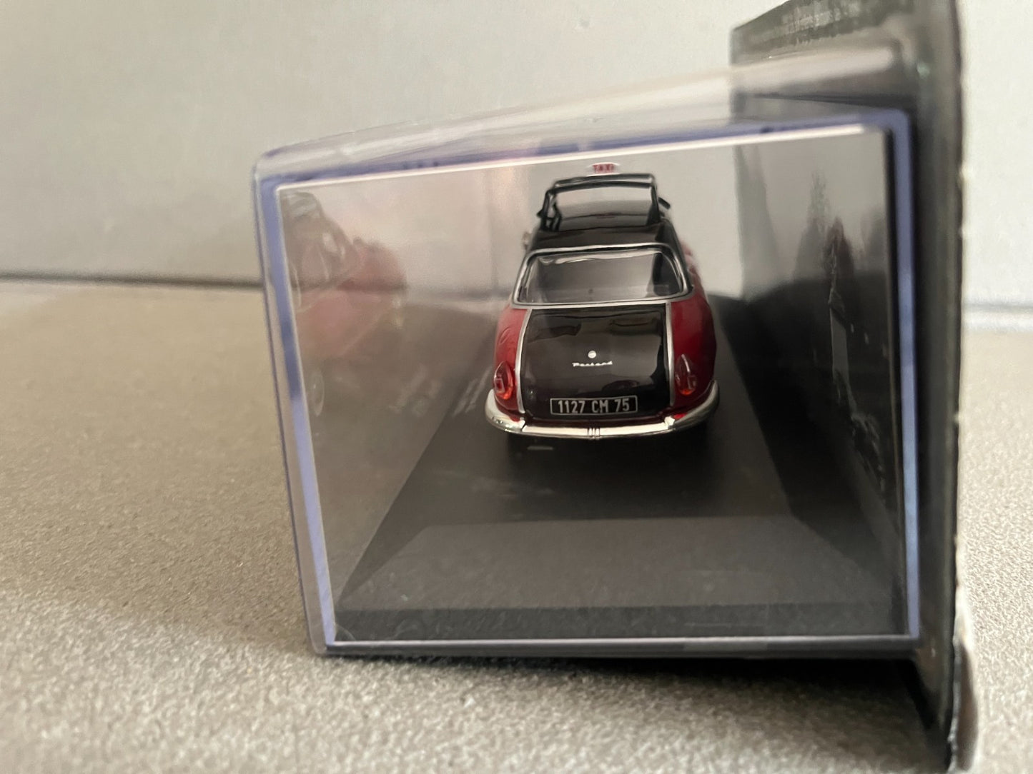 Voiture Miniature Panhard Dyna Z Taxi Paris 1953 au 1/43