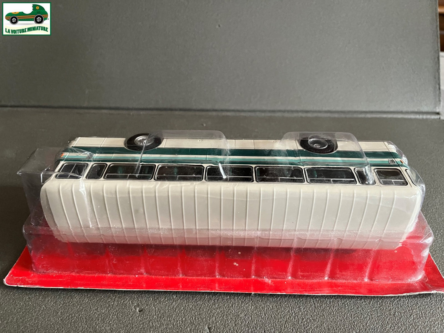 Voiture miniature Berliet PHL 10 1/43 Autobus Autocars du Monde