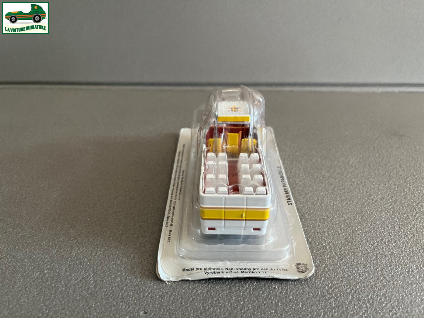Voiture Miniature Star 660 Papamobile IST Pays de L'est au 1/72