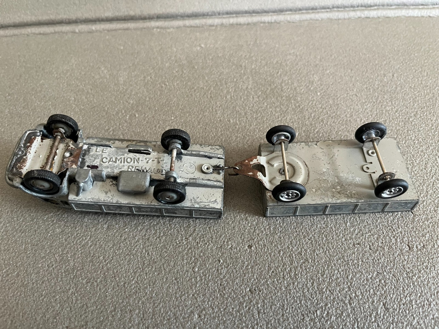 Voiture Miniature Ancienne Camion 7-T Renault CIJ Remorque France Epave