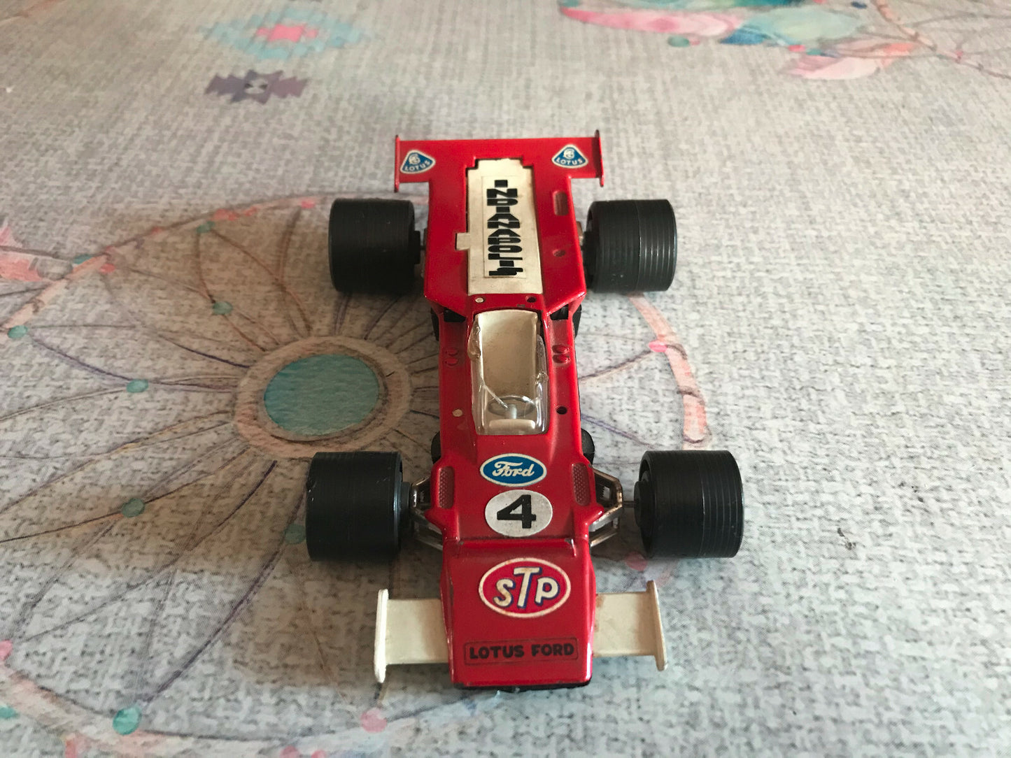 Voiture miniature Lotus Indianapolis Turbina Polistil Italy au 1/25 avec Défauts