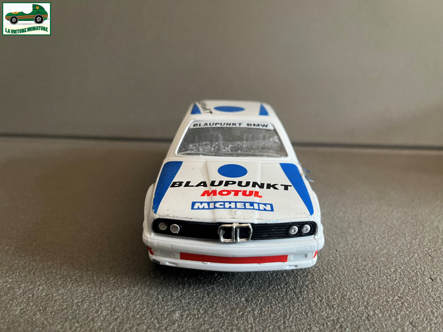 Ancienne Voiture Miniature BMW 323 Mira Spain au 1/25 Epave