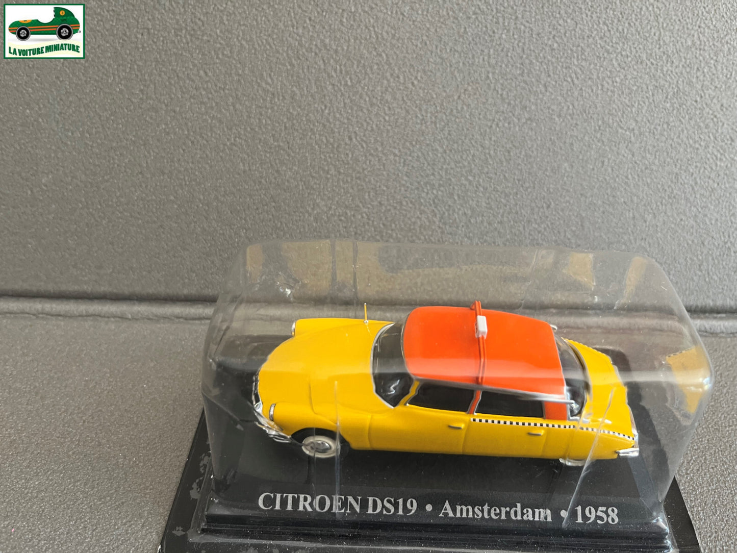 Voiture Miniature Citroen DS 19 Amsterdam 1958 Taxi Du Monde au 1/43 Altaya