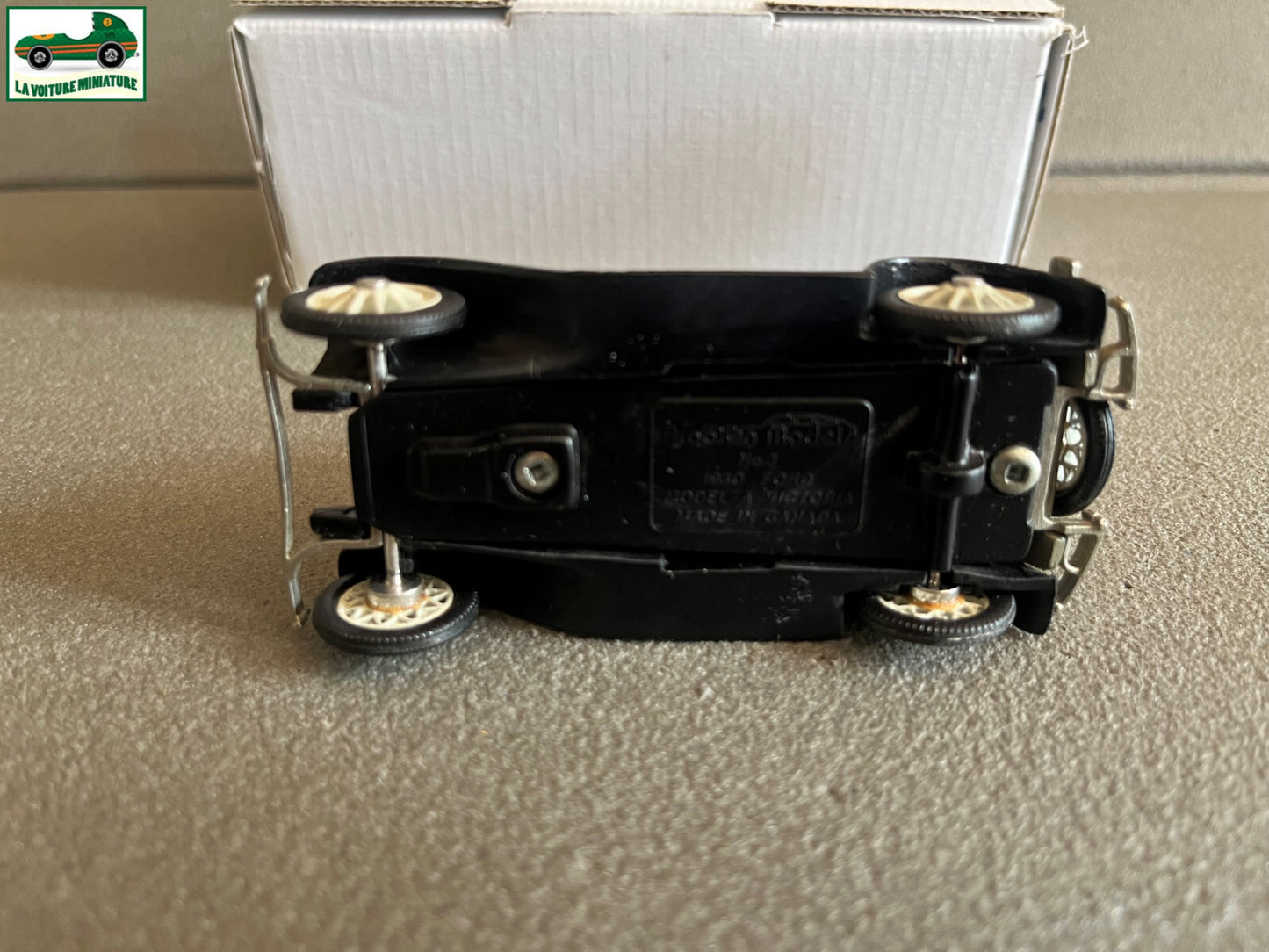Voiture Miniature Ford Victoria 1930 Brooklin Models Canada au 1/43