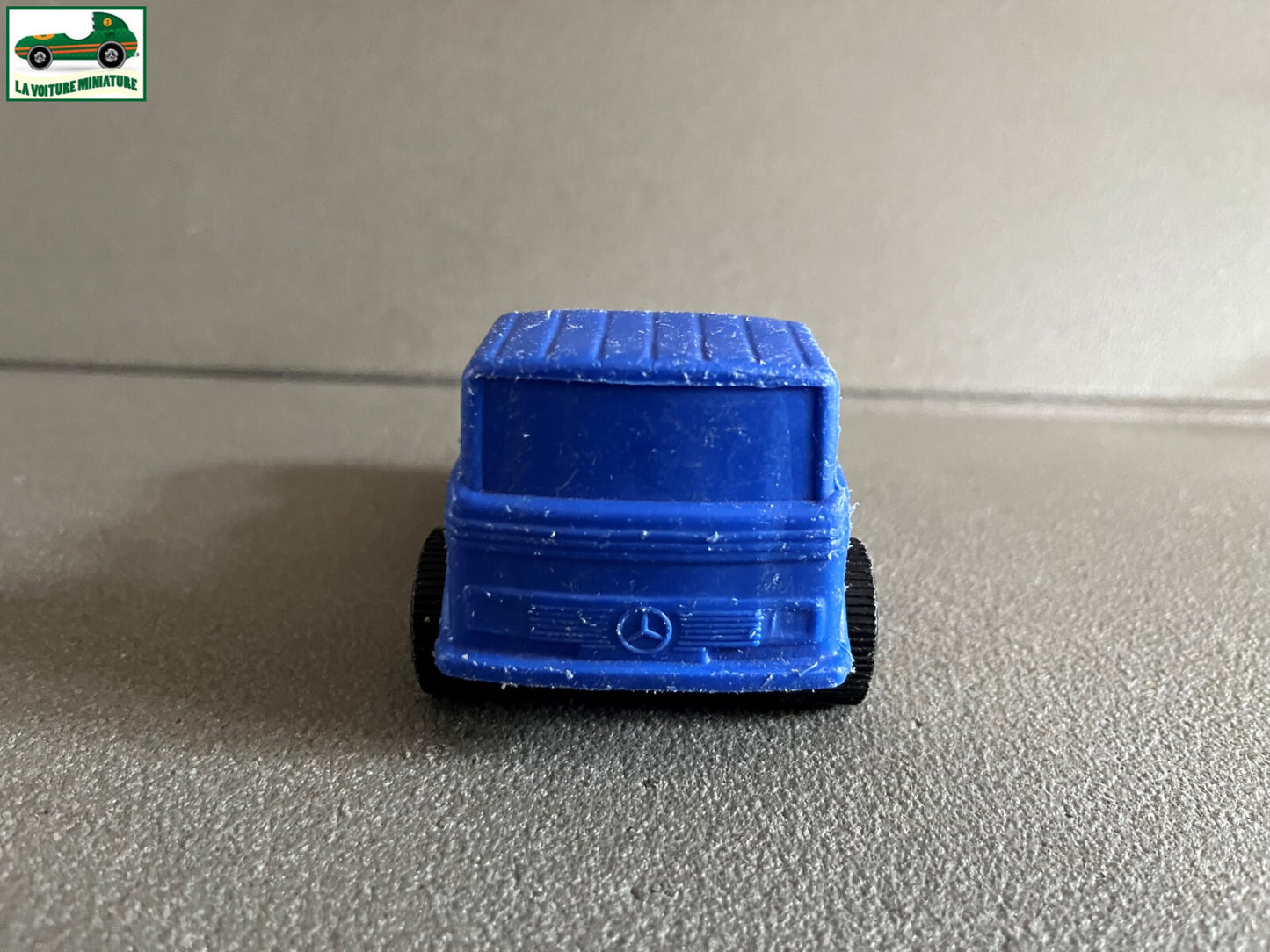 Voiture Miniature Ancien Camion Mercedes Plastique Gomme Made in France au 1/43