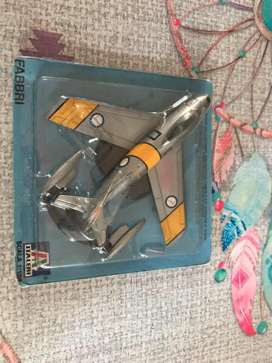 Avion miniature Militaire F-86 E Fabbri Italeri 1/100