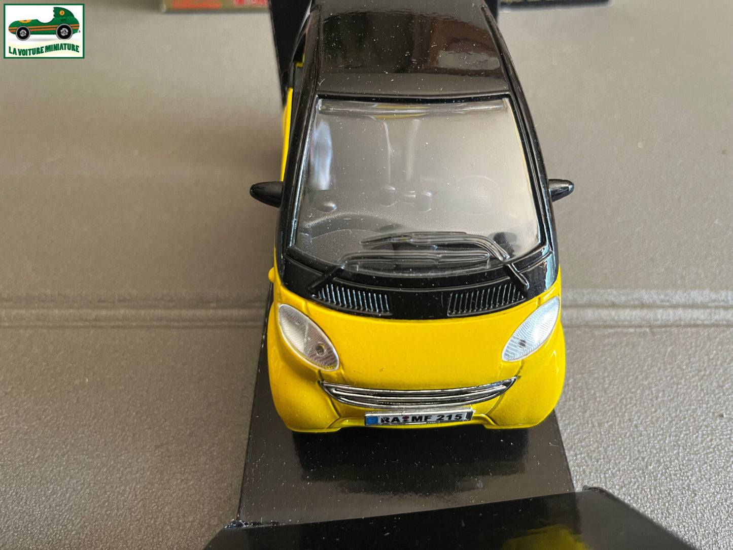 Voiture miniature Smart 1ère Version Cutie au 1/18