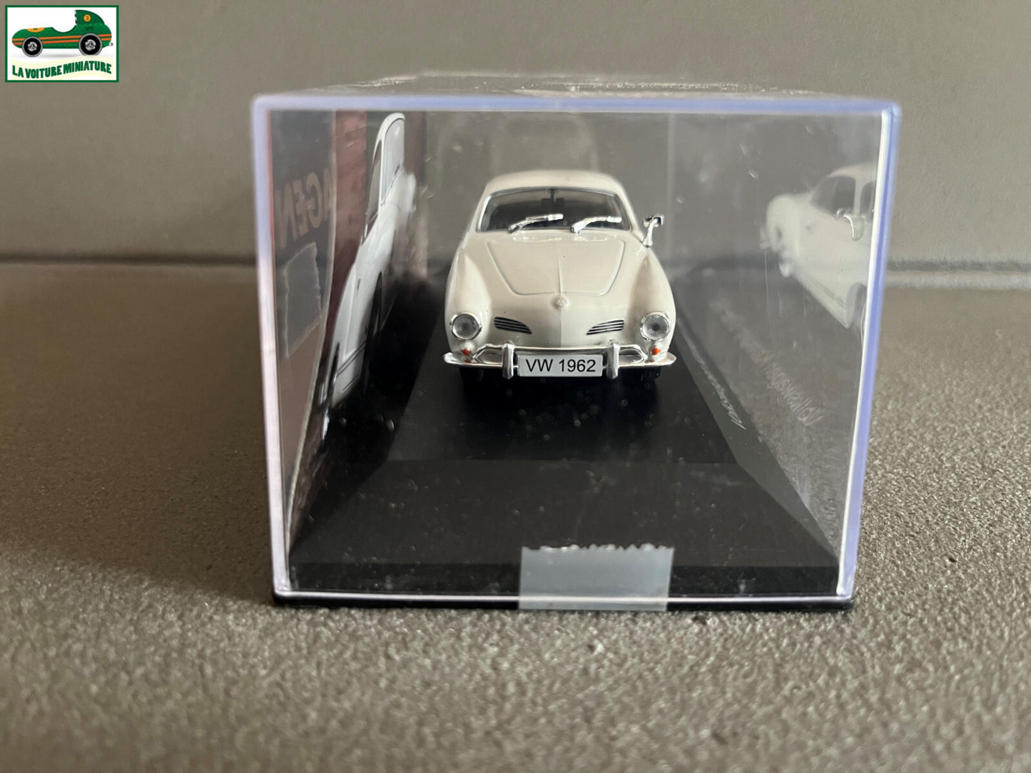 Voiture miniature VW Volkswagen Karmann Ghia 1962 au 1/43